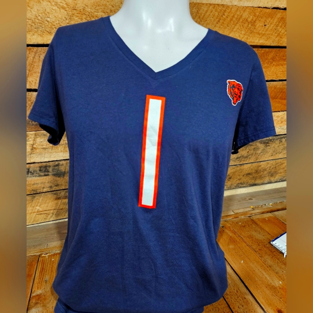 NWOT‎ Womens Chicago Bears Justin Fields V Neck Shirt Size Large